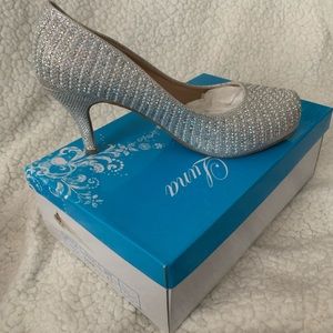 Women’s Bella Luna Silver Shoes